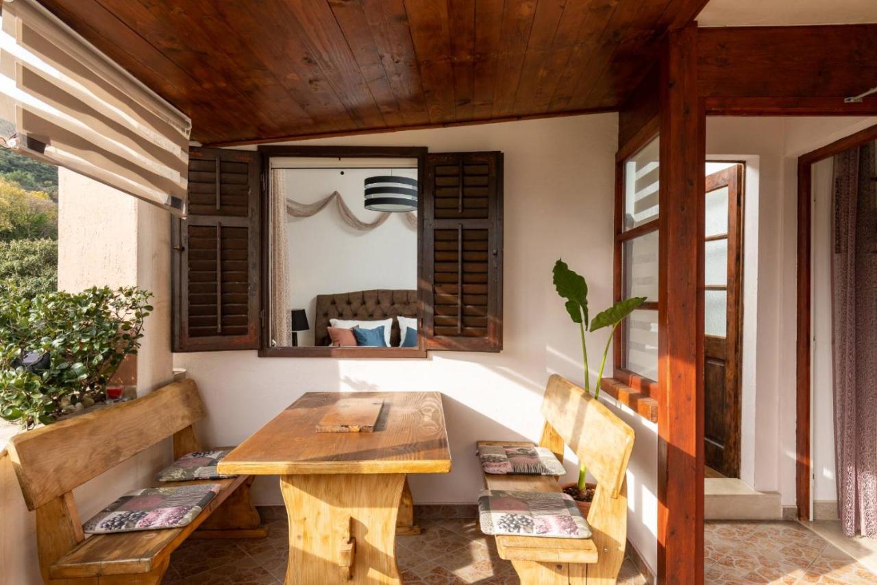 Bougainvillea--Apartment By The Sea Ston Exteriér fotografie