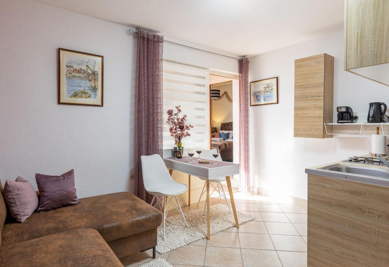 Bougainvillea--Apartment By The Sea Ston Exteriér fotografie